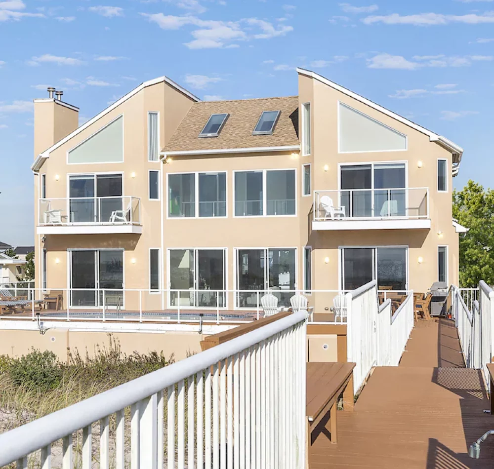 6 Bedroom Oceanfront Home