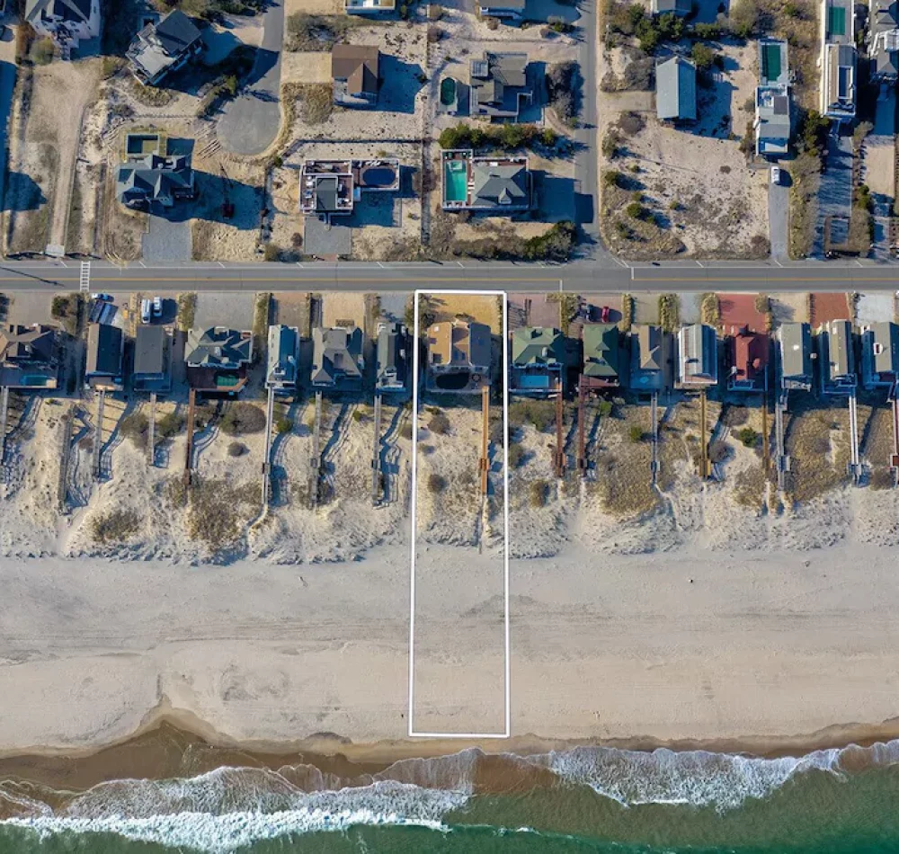 6 Bedroom Oceanfront Home — thumbnail 2 of 9