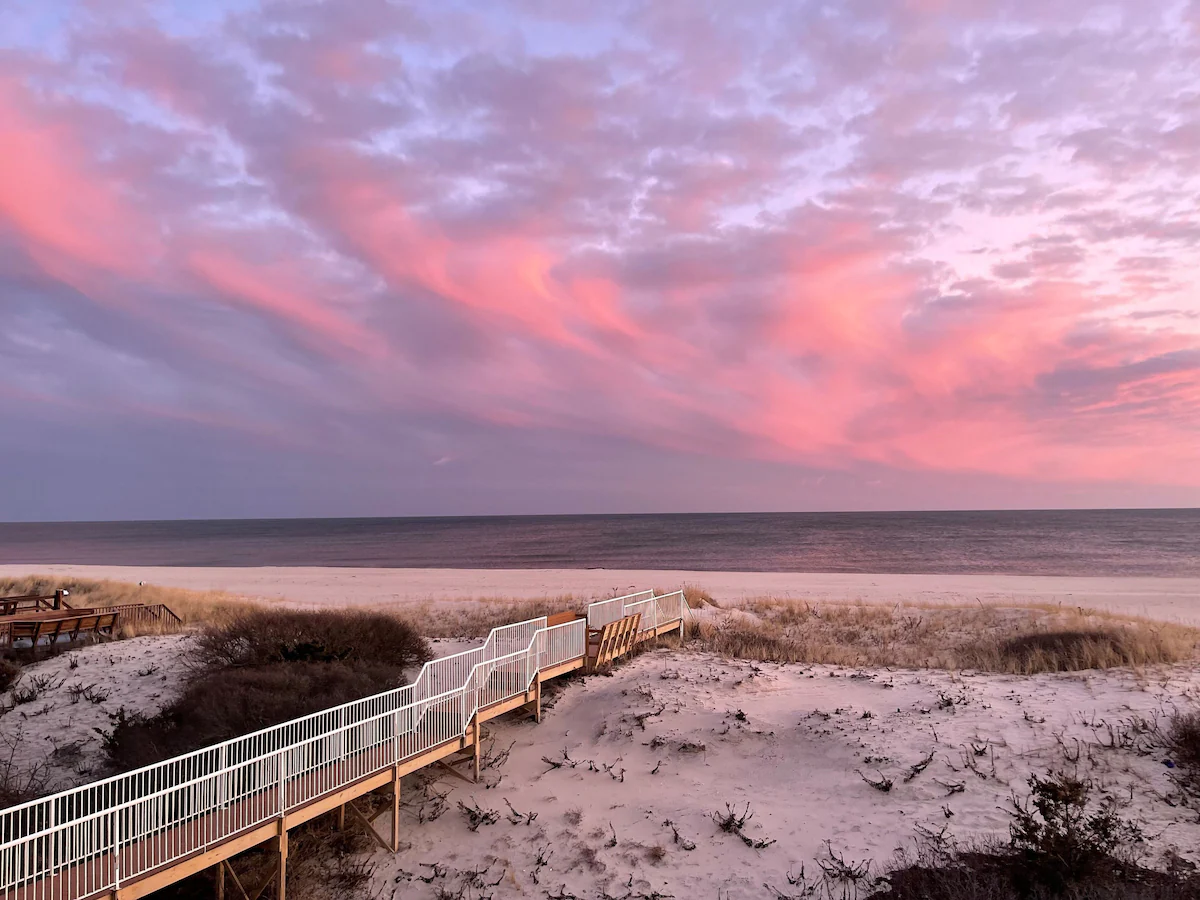 8 Bedroom Oceanfront Home — thumbnail 7 of 10